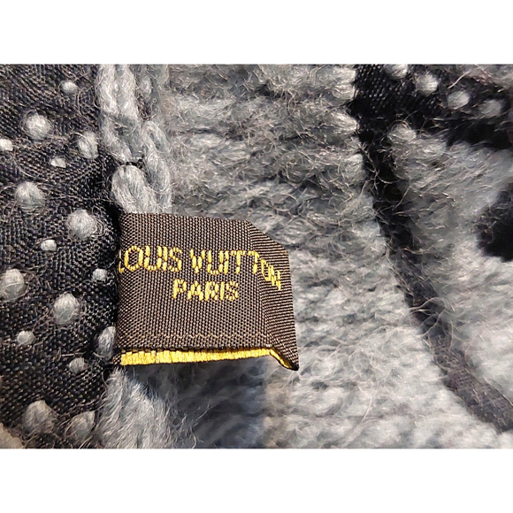 Louis Vuitton LV Monogram Logomania Gray Black Cashmere Silk Scarf Pre-Owned - Picture 15 of 16